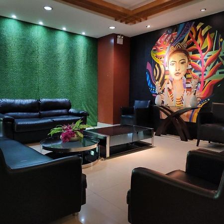 Greenwindows Hotel Davao City Exterior foto