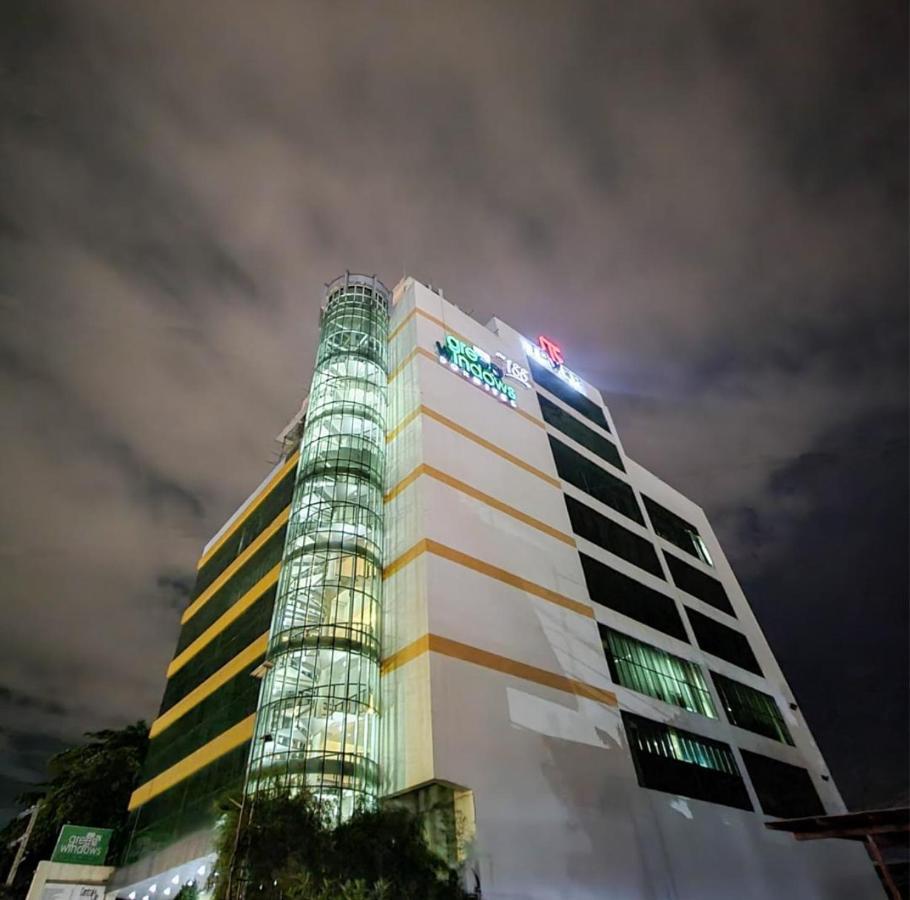 Greenwindows Hotel Davao City Exterior foto